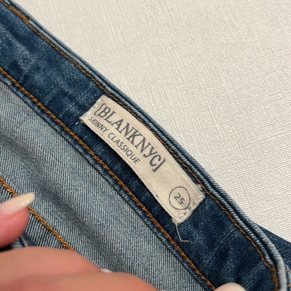 BLANK NYC Skinny Classic Jeans - Picture 7 of 7
